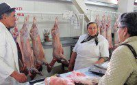 În piețele din Iași, carnea de miel se vinde la prețuri cuprinse între 20 și 25 lei/kg