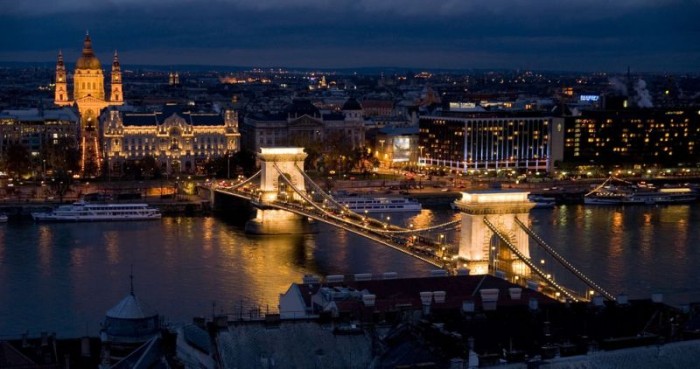 podul-cu-lanturi-din-budapesta-panorama_zjf1